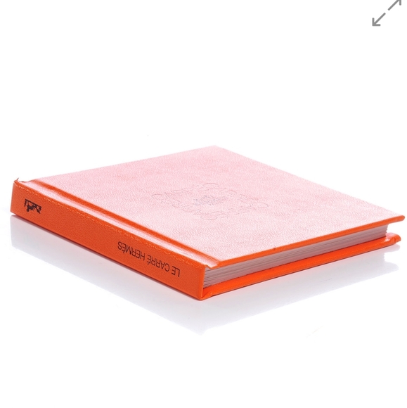 Hermes HARDCOVER scarf book🧡🧡 - Picture 5 of 15
